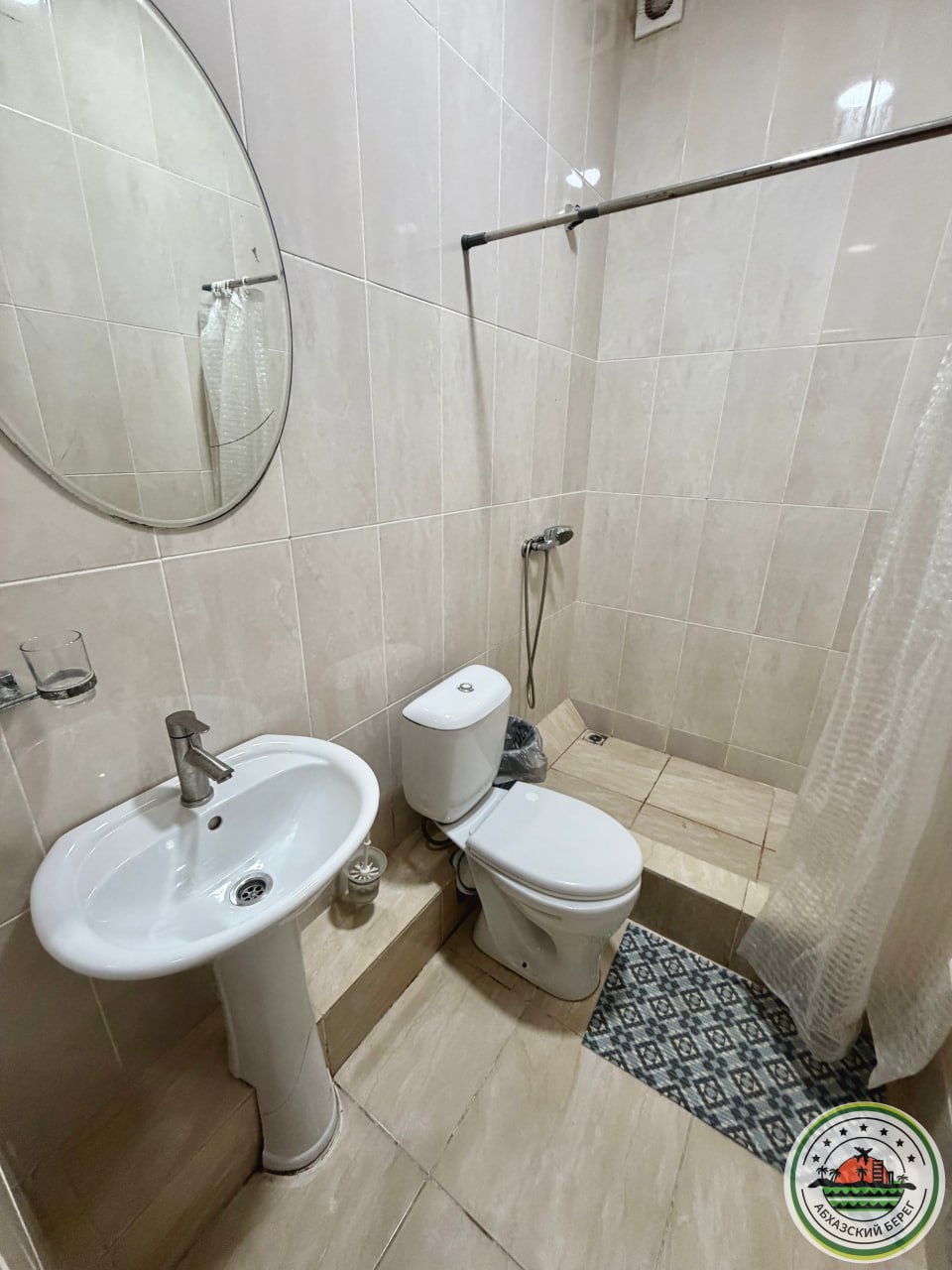 ЛАЙМ" мини-отель с бассейном у заповедника — Стандартный номер 1 этаж с фото обоями 3х местное размещение